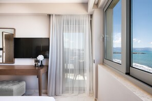 1 bedroom, Egyptian cotton sheets, memory-foam beds, minibar