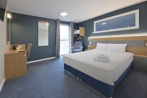 Room - Travelodge Borehamwood (Borehamwood)