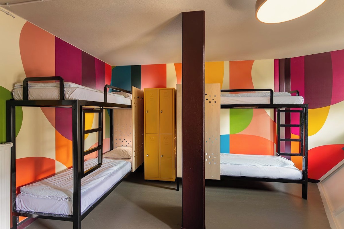 WiFi (free), bed sheets