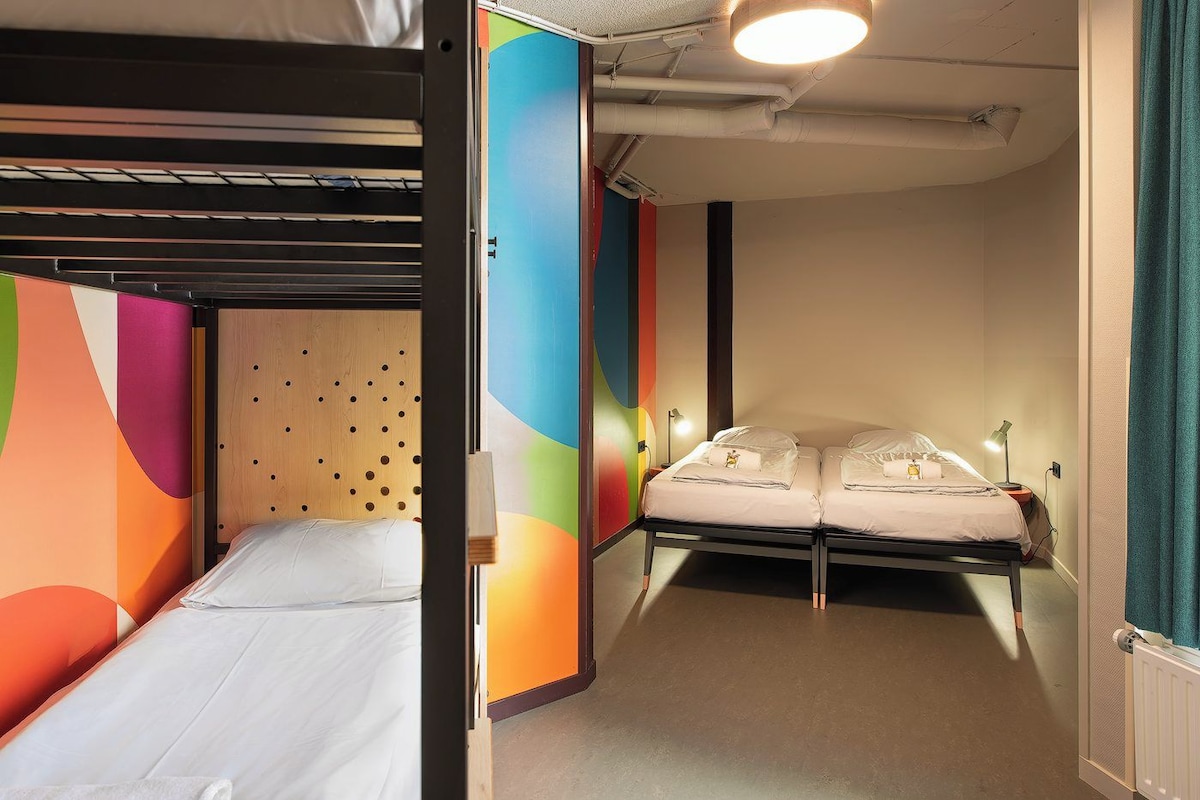 WiFi (free), bed sheets
