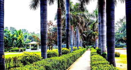 Caspia Hotel New Delhi Shalimar Bagh