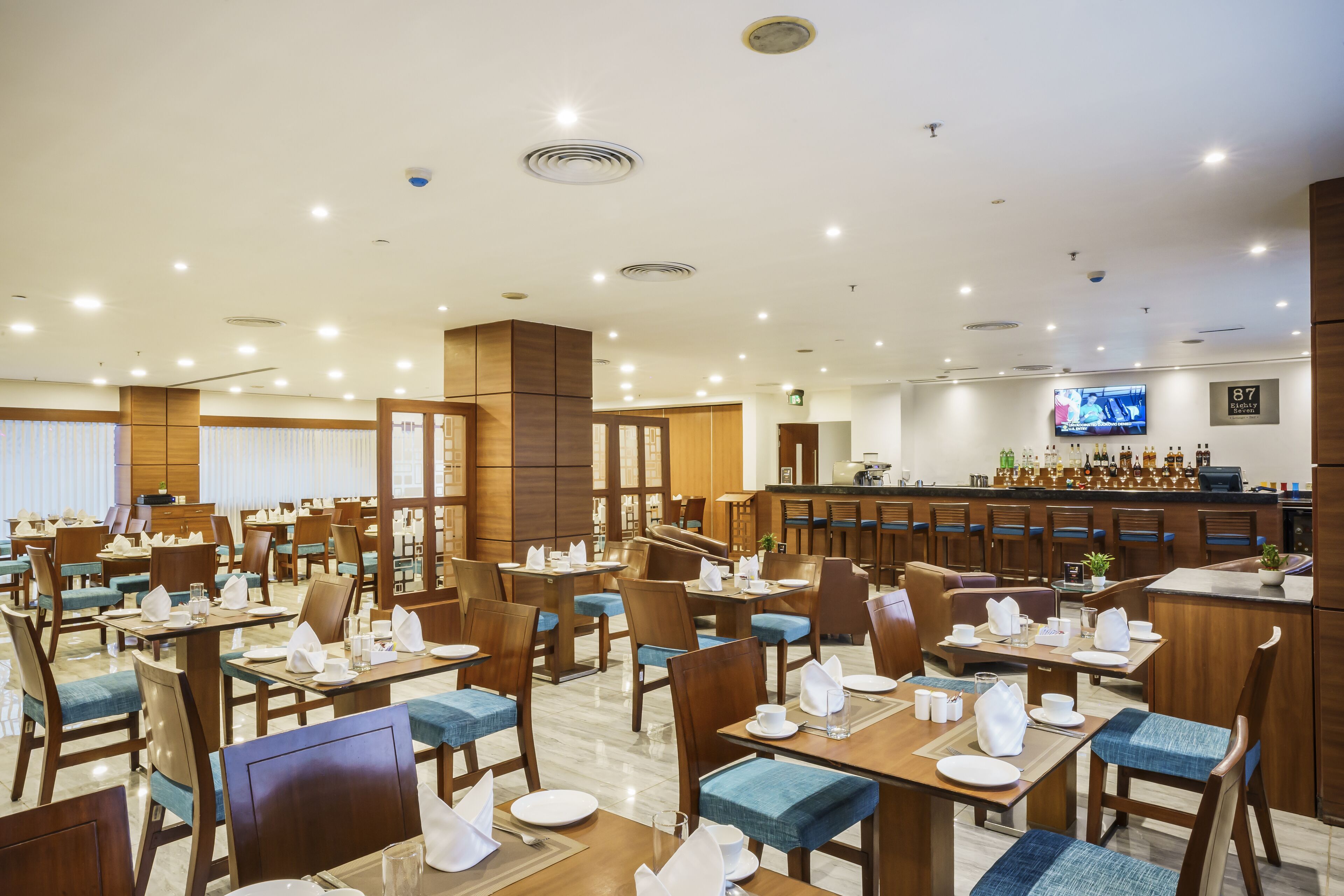 Breakfast, lunch and dinner served