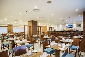 Breakfast, lunch and dinner served