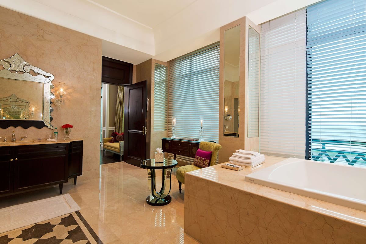 1 bedroom, premium bedding, minibar, in-room safe