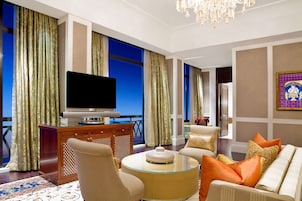 Presidential Suite | Premium bedding, minibar, in-room safe, desk