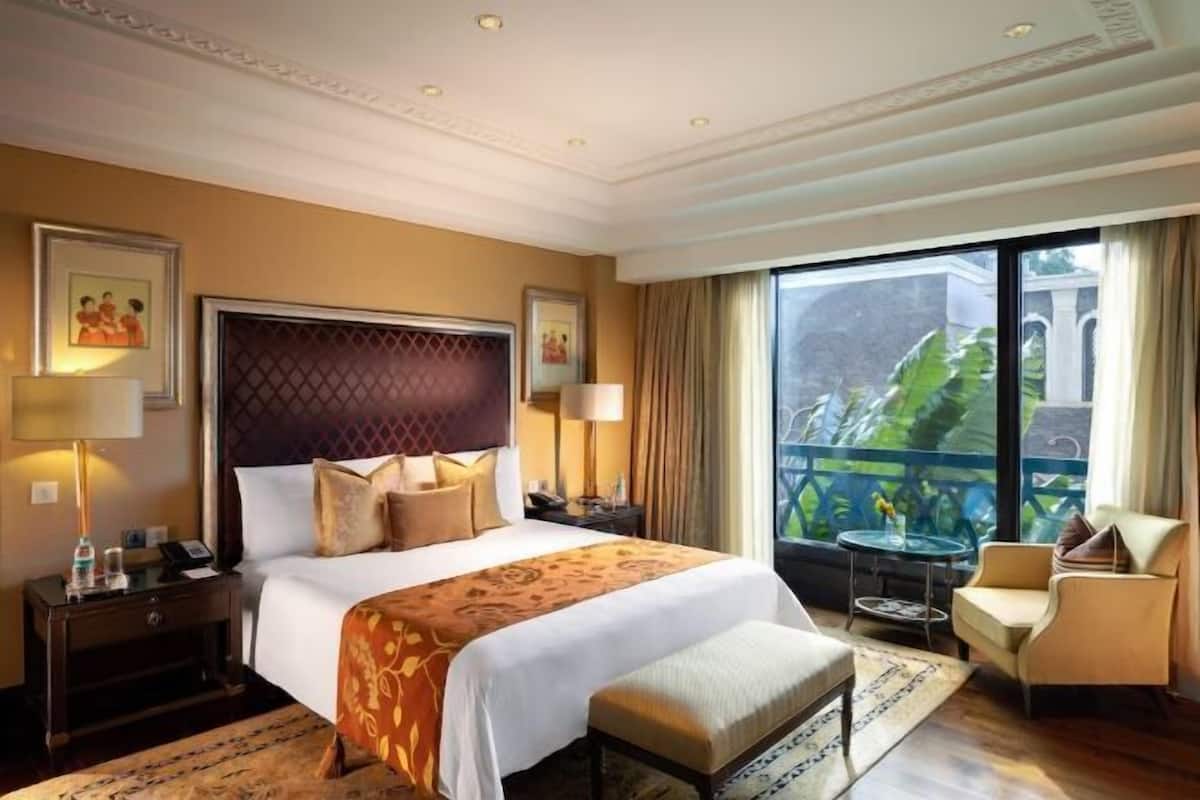 1 bedroom, premium bedding, minibar, in-room safe