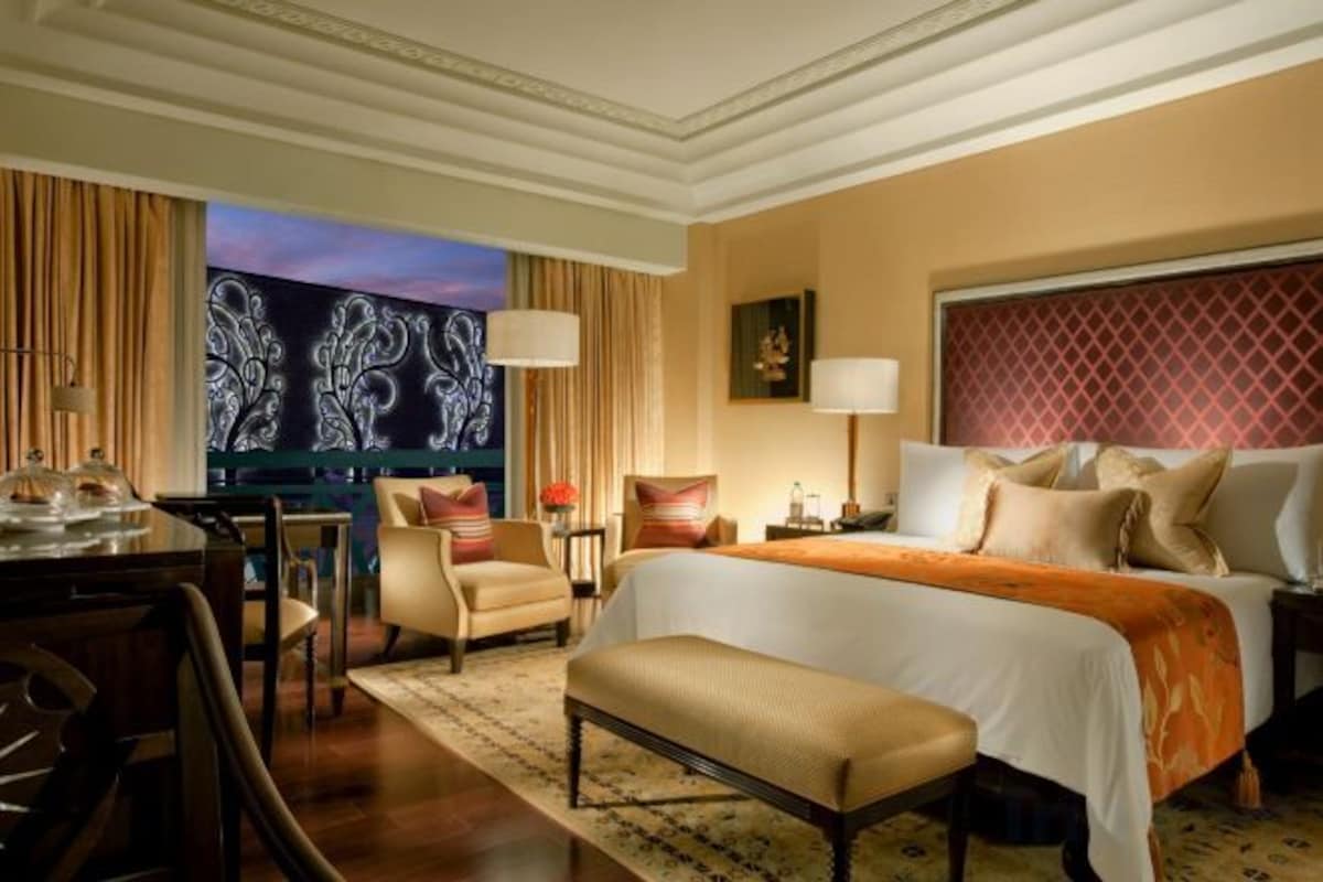Grand Palace Pool View Room