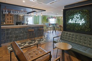 Bar (en la propiedad)