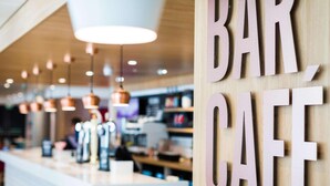 Bar (in der Unterkunft)