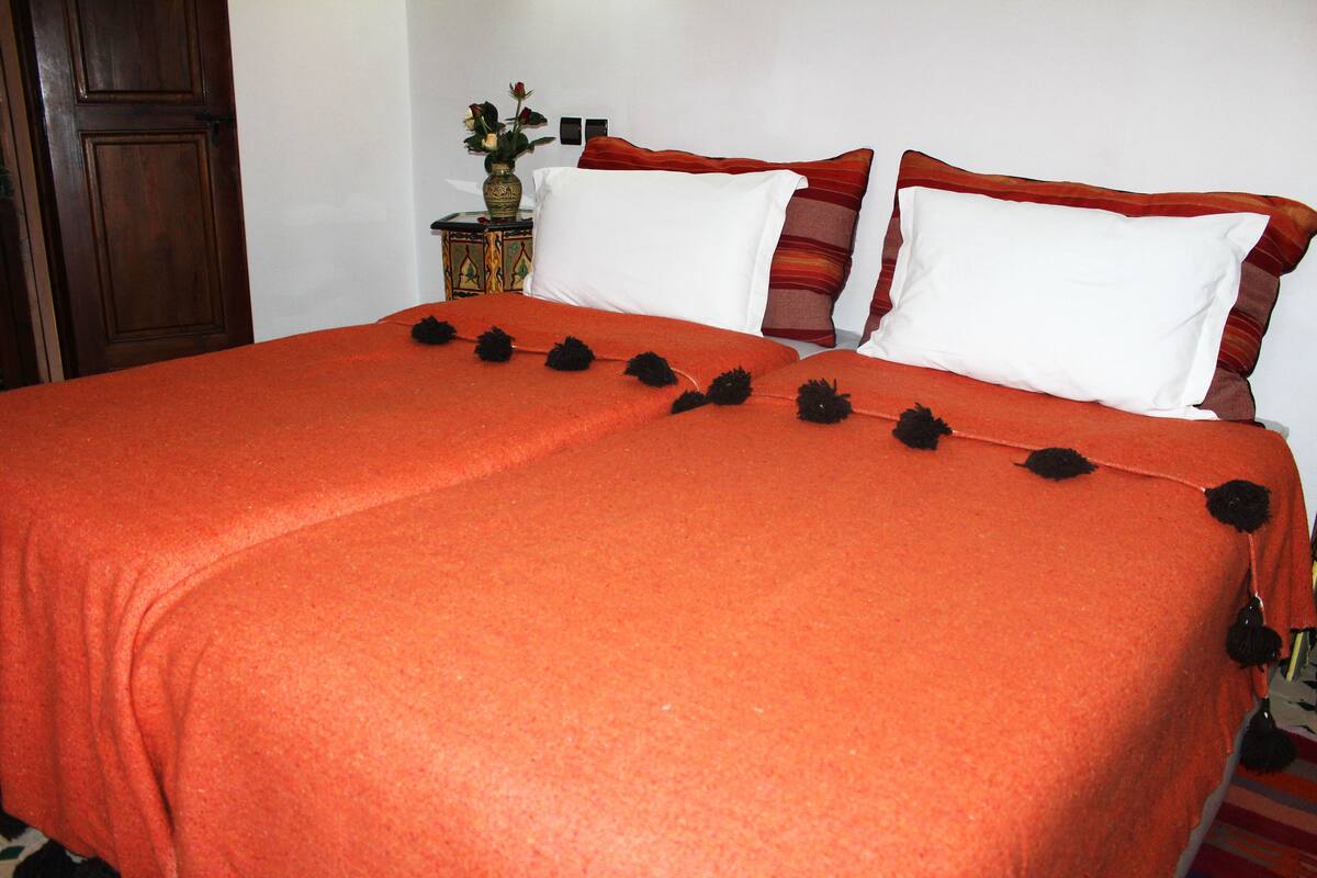 Standard Double Room, Private Bathroom (Mandarine)
