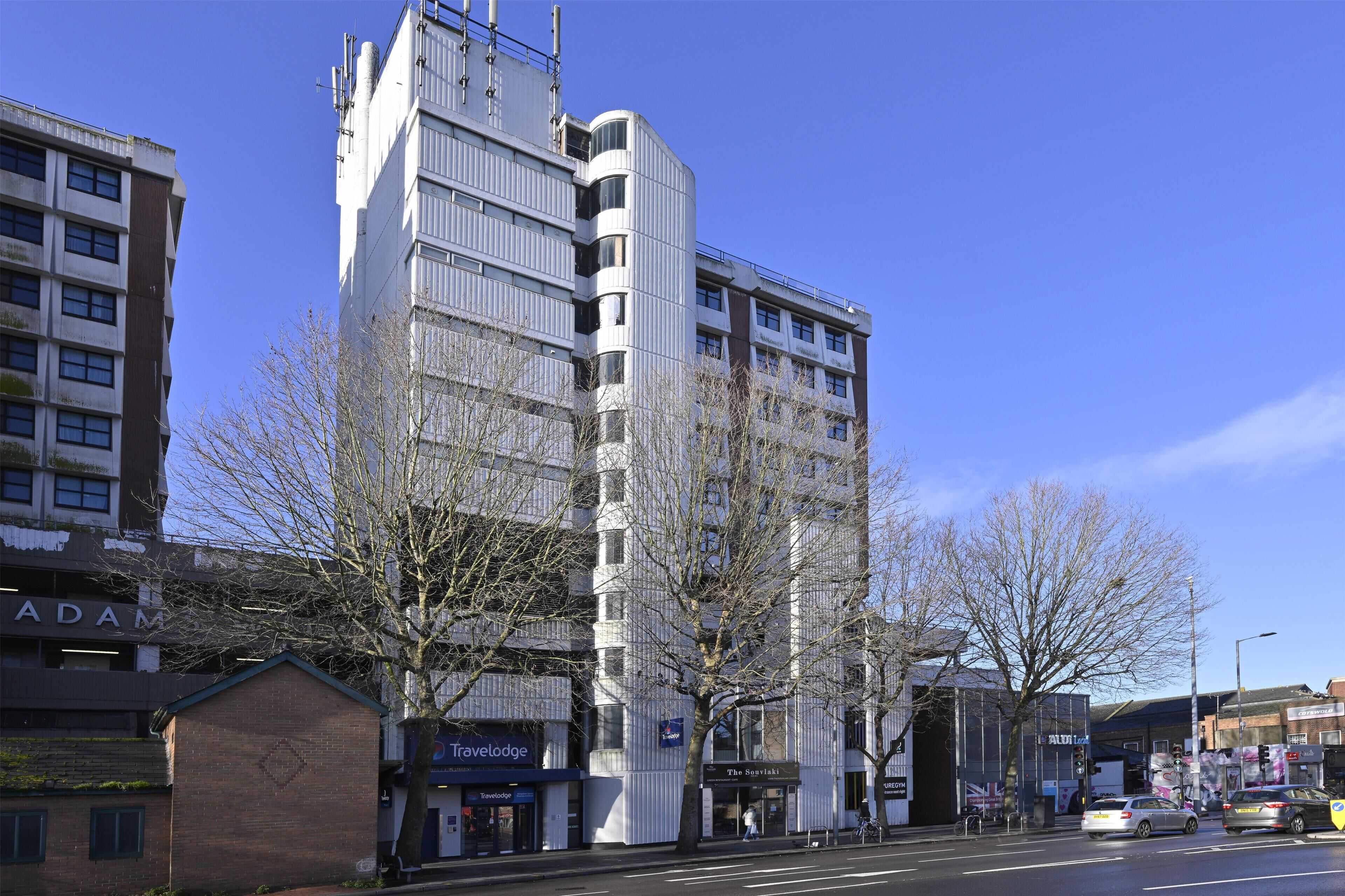 المنشأة من الخارج