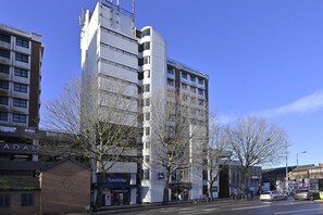 Exterior - Tl Kingston Upon Thames Centrl (Kingston Upon Thames)