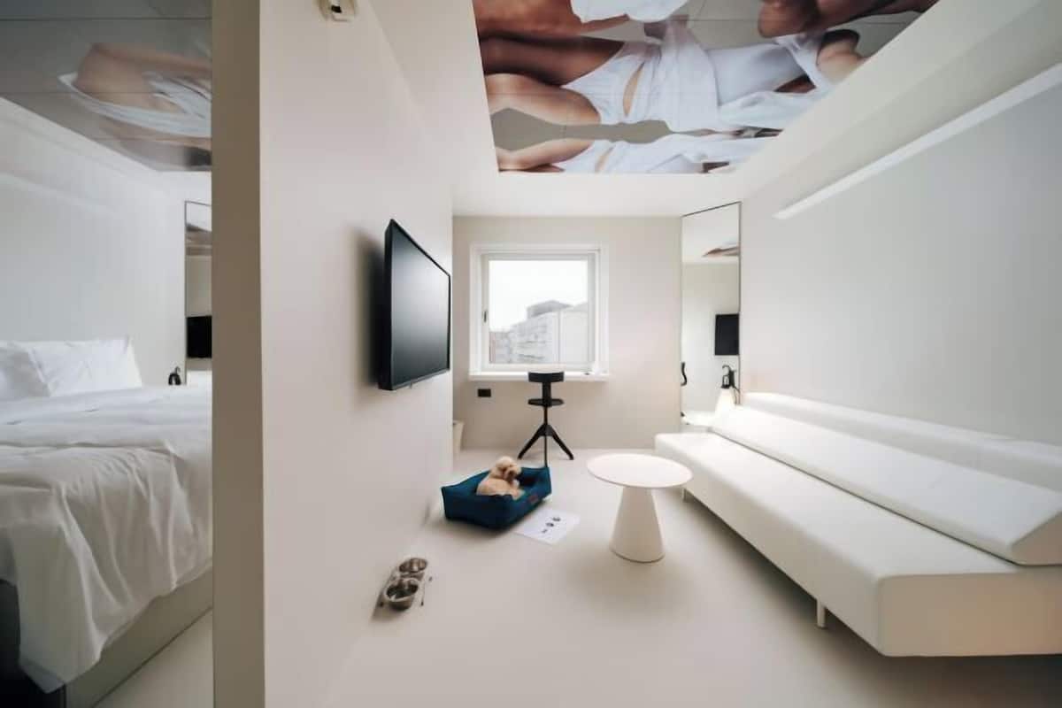 1 dormitori, roba de llit hipoal·lergògena i minibar