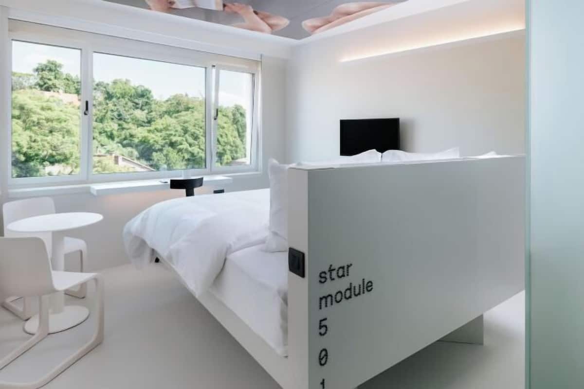 1 dormitori, roba de llit hipoal·lergògena i minibar