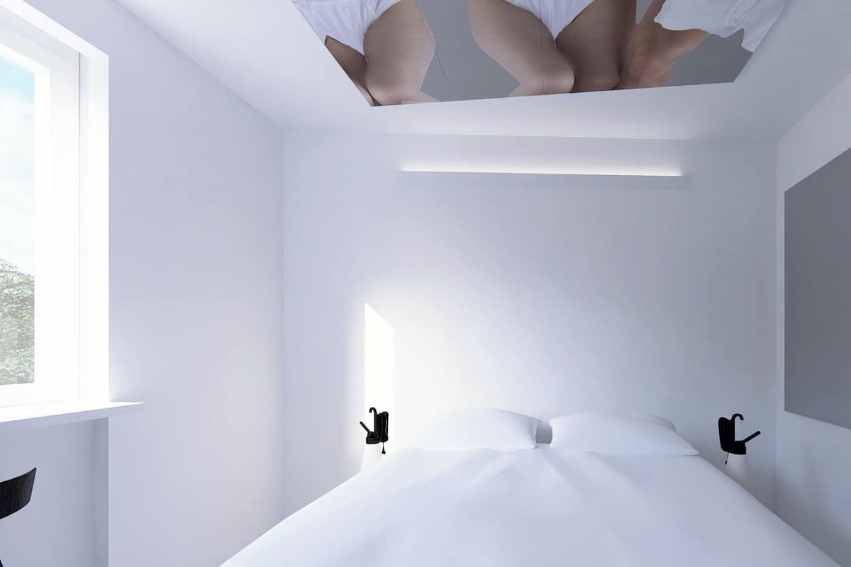 Icon Module - single use | Allergitestade sängkläder, minibar och värdeförvaringsskåp på rummet