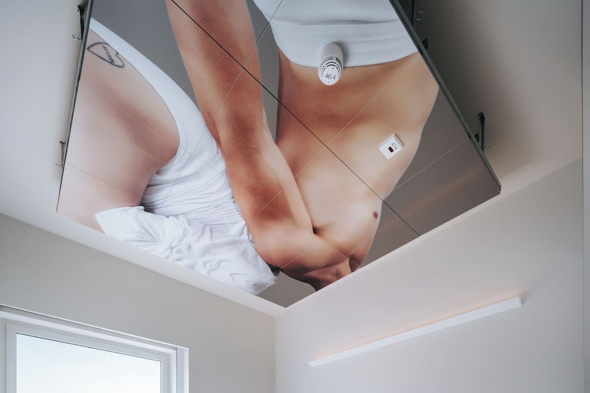 Icon Module | Allergitestade sängkläder, minibar och värdeförvaringsskåp på rummet