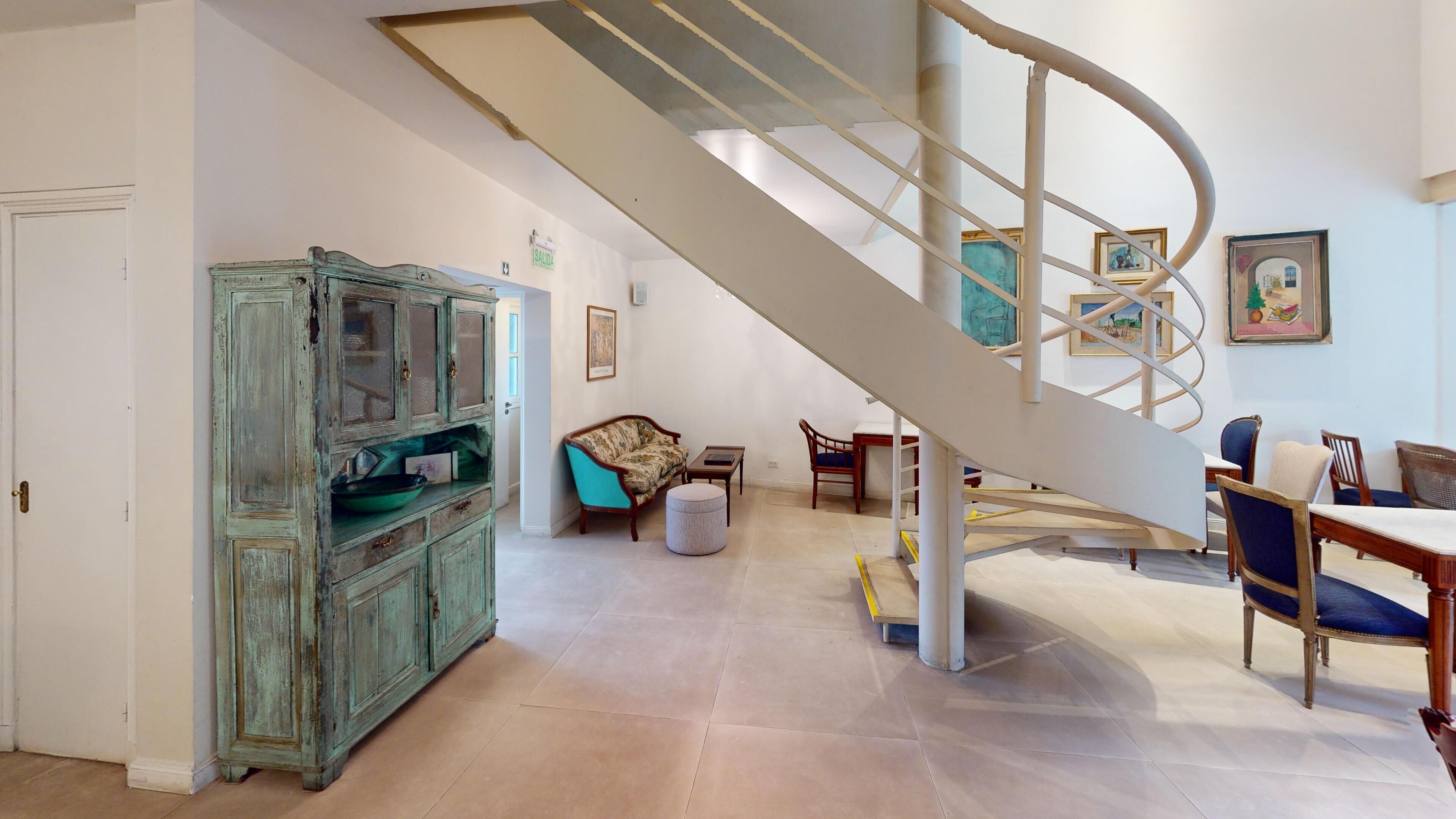 32-inch lcd tv with cable channels, tv, first-run films