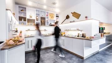 Morgenmadsbuffet hver dag (21 EUR pr. person)