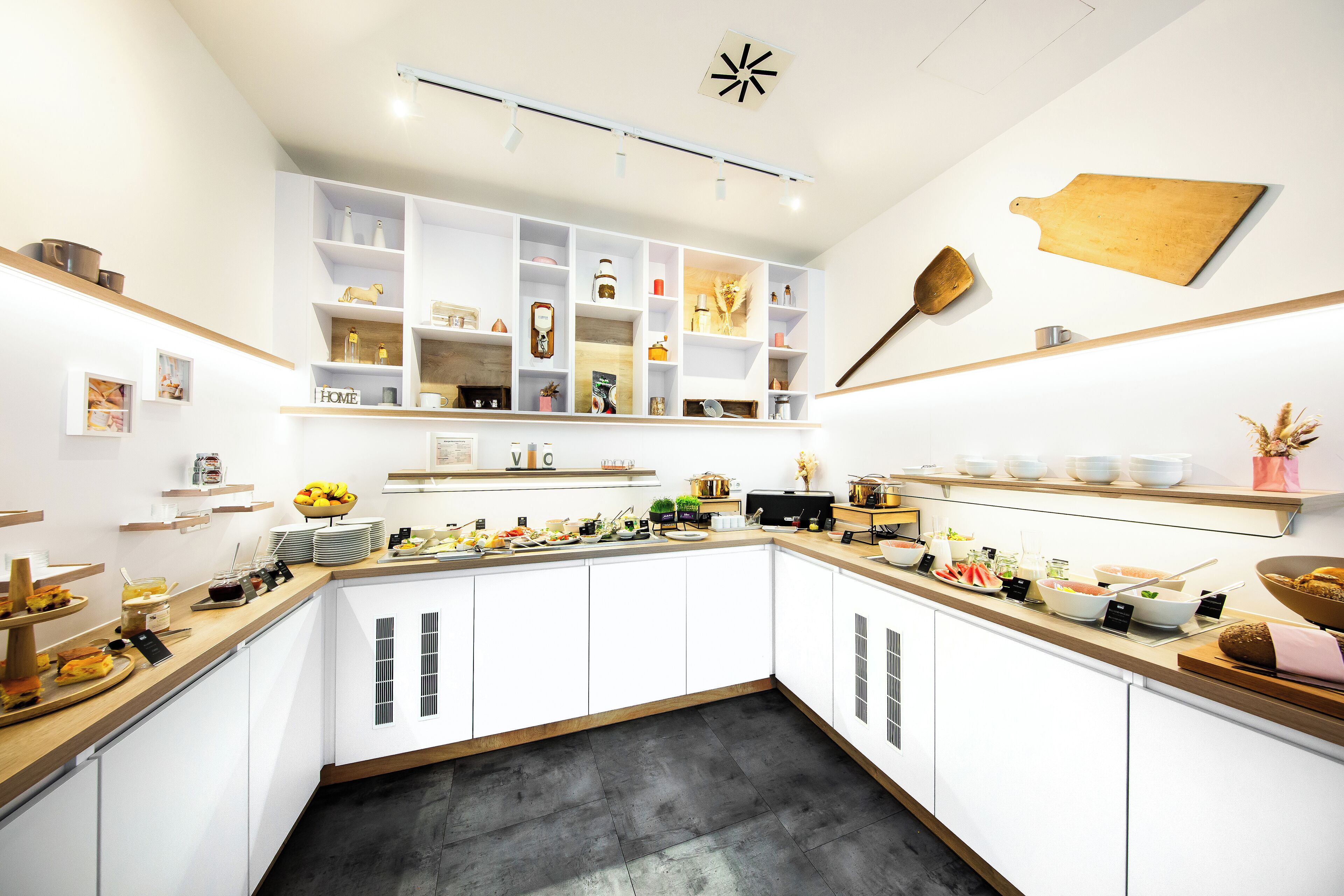 daily buffet breakfast (eur 21 per person)