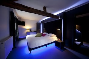 Hochwertige Bettwaren, Zimmersafe, Verdunkelungsvorhänge