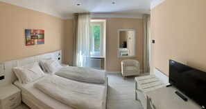Junior Double Room | Down comforters, in-room safe, desk, soundproofing - Hotel Du Lac (Lavarone)