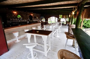 2 bars/lounges, swim-up bar, beach bar - Oliviera Private Island Hotel – Kalem Island (Dikili)