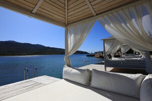 Playa privada, arena blanca, traslado desde/hacia la playa gratis