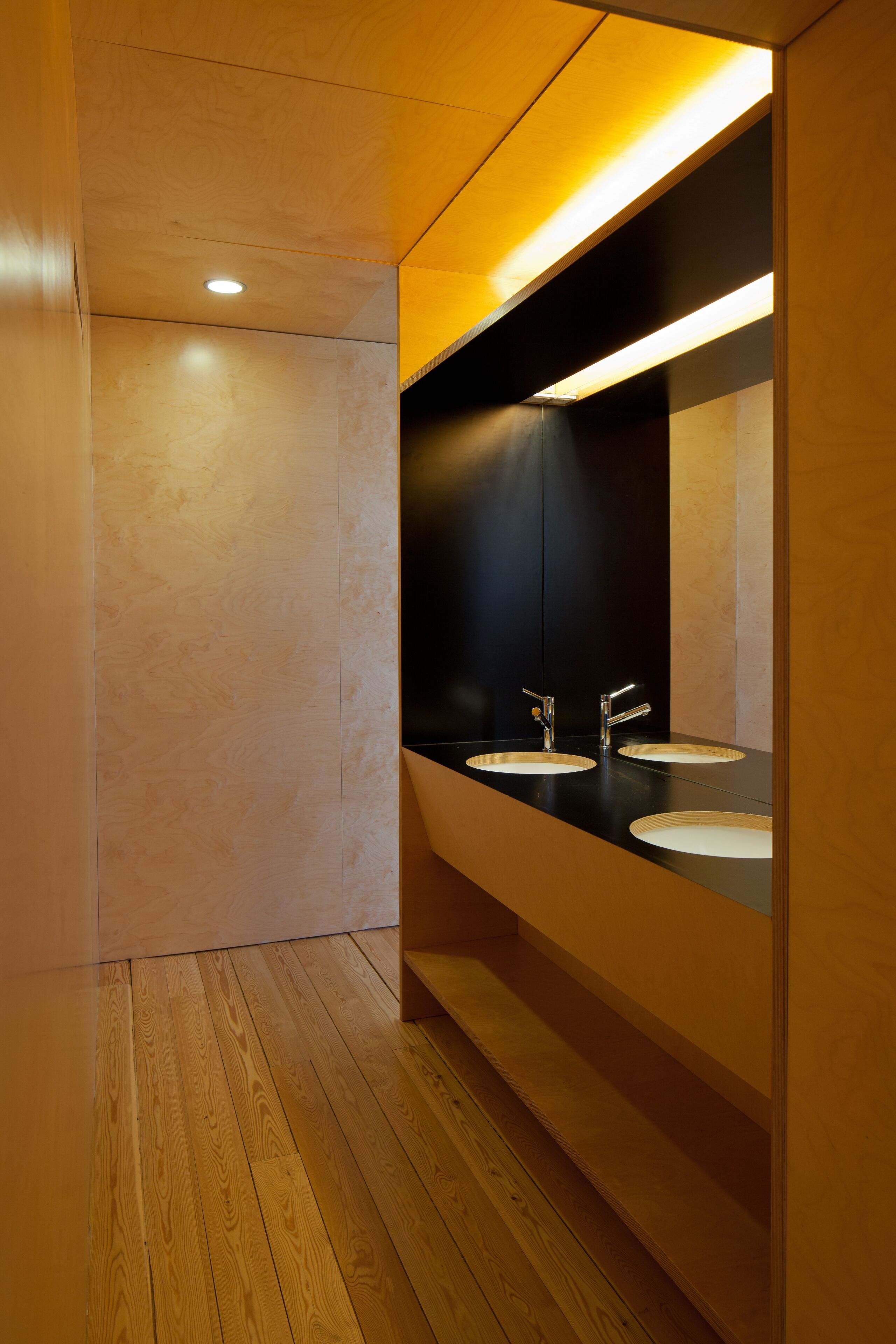 suite | bathroom | rainfall showerhead, free toiletries, hair dryer, bathrobes