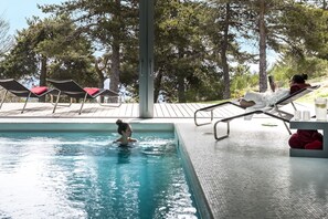 Indoor pool, pool loungers