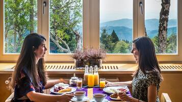 Free continental breakfast