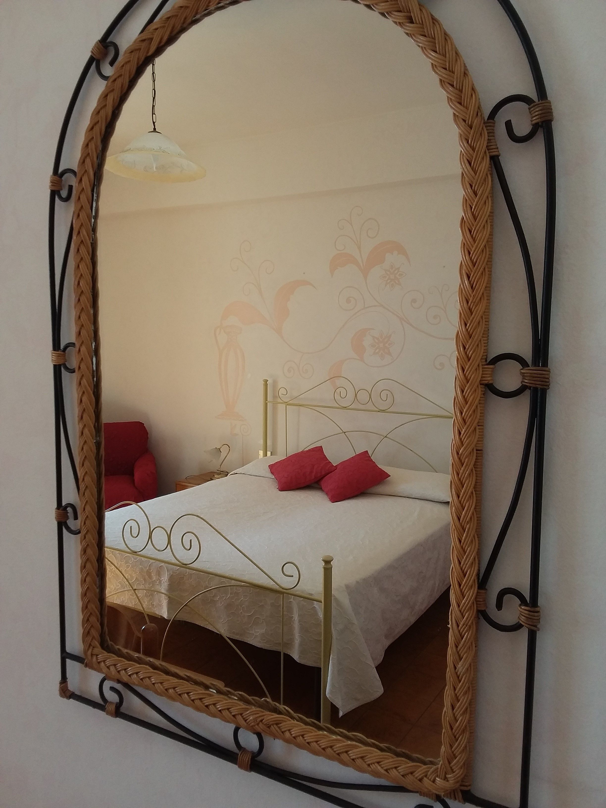 traditional room, 1 queen bed, balcony, sea view | desk, bed sheets