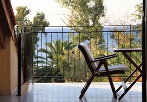 Terrace/patio - Albouro Apartments (Kefalonia)