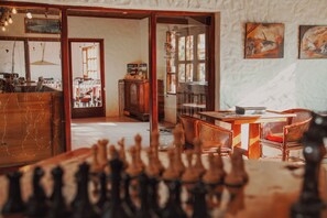 Living area - Schilling Patagonia Travellers - Hostel (El Calafate)