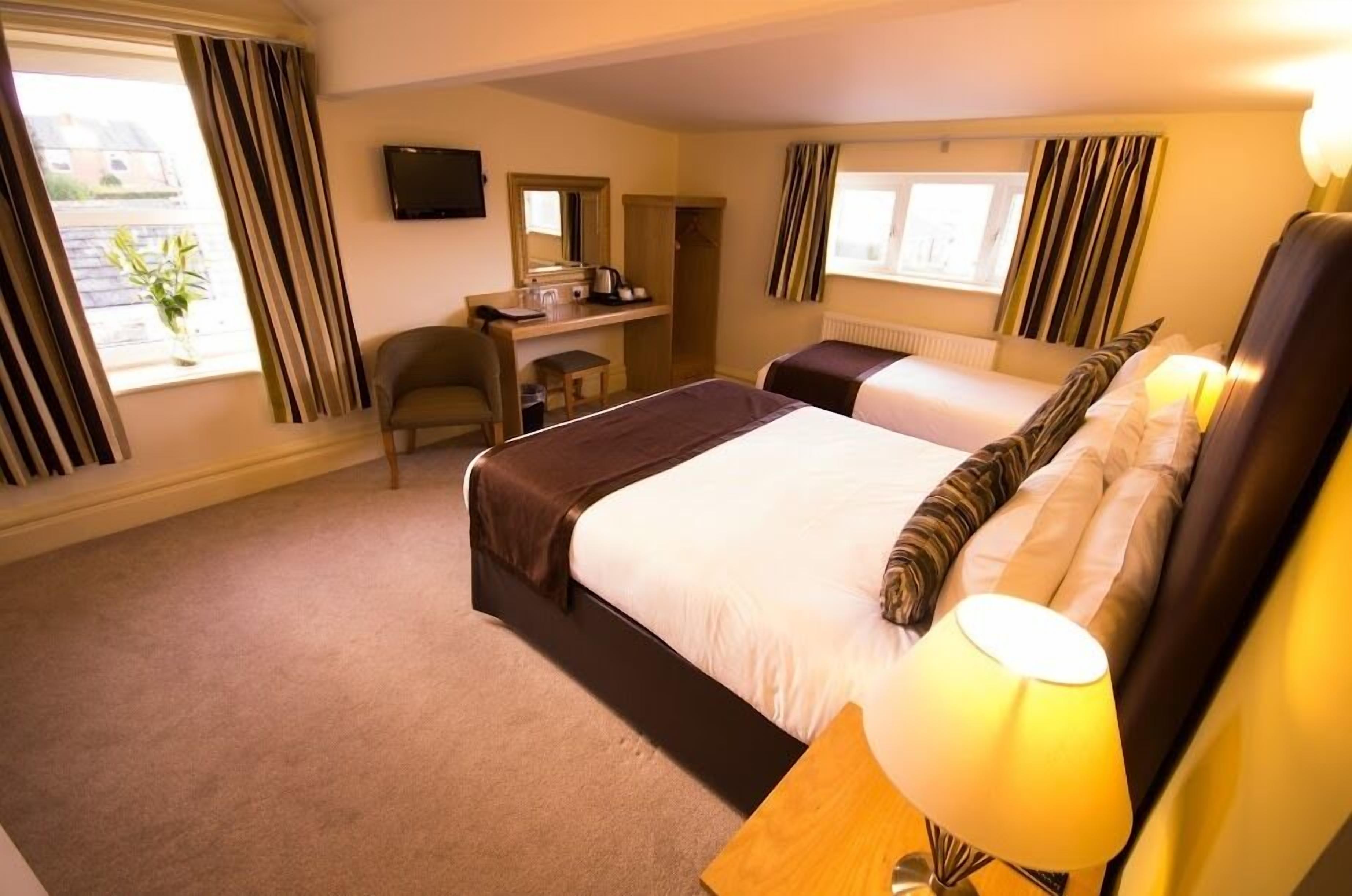 desk, laptop workspace, iron/ironing board, free wifi