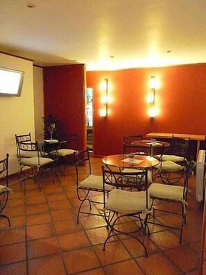 Dining - Pequeña Comarca Departamentos del Alquiler Turístico (San Martin de los Andes)