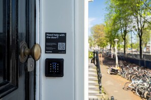 Entrada al alojamiento