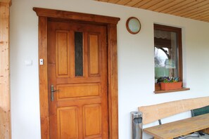 Pintu masuk hartanah