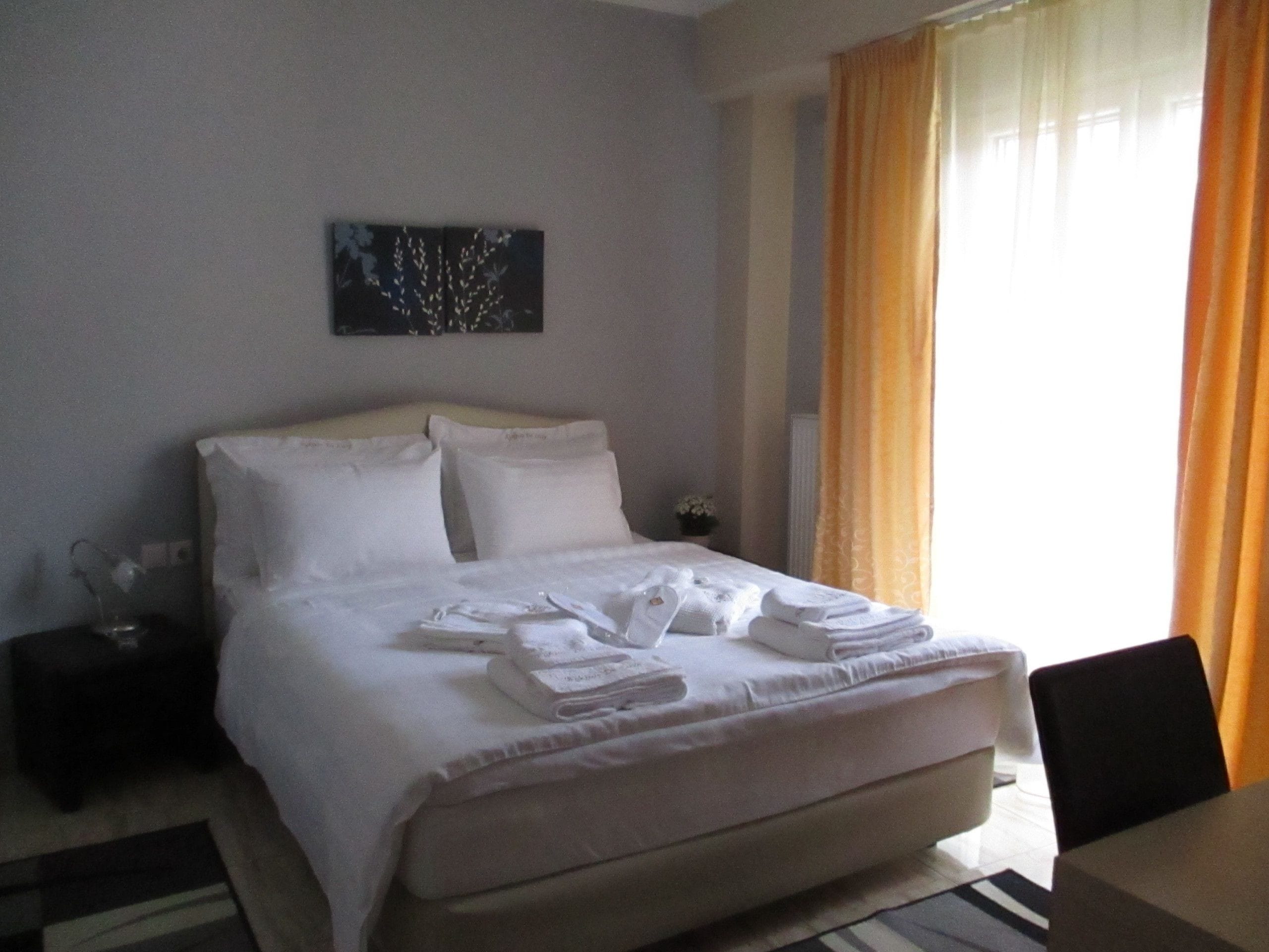 egyptian cotton sheets, premium bedding, down duvets, pillow-top beds