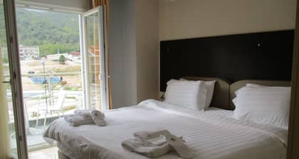 Kyknos De Luxe Hotel