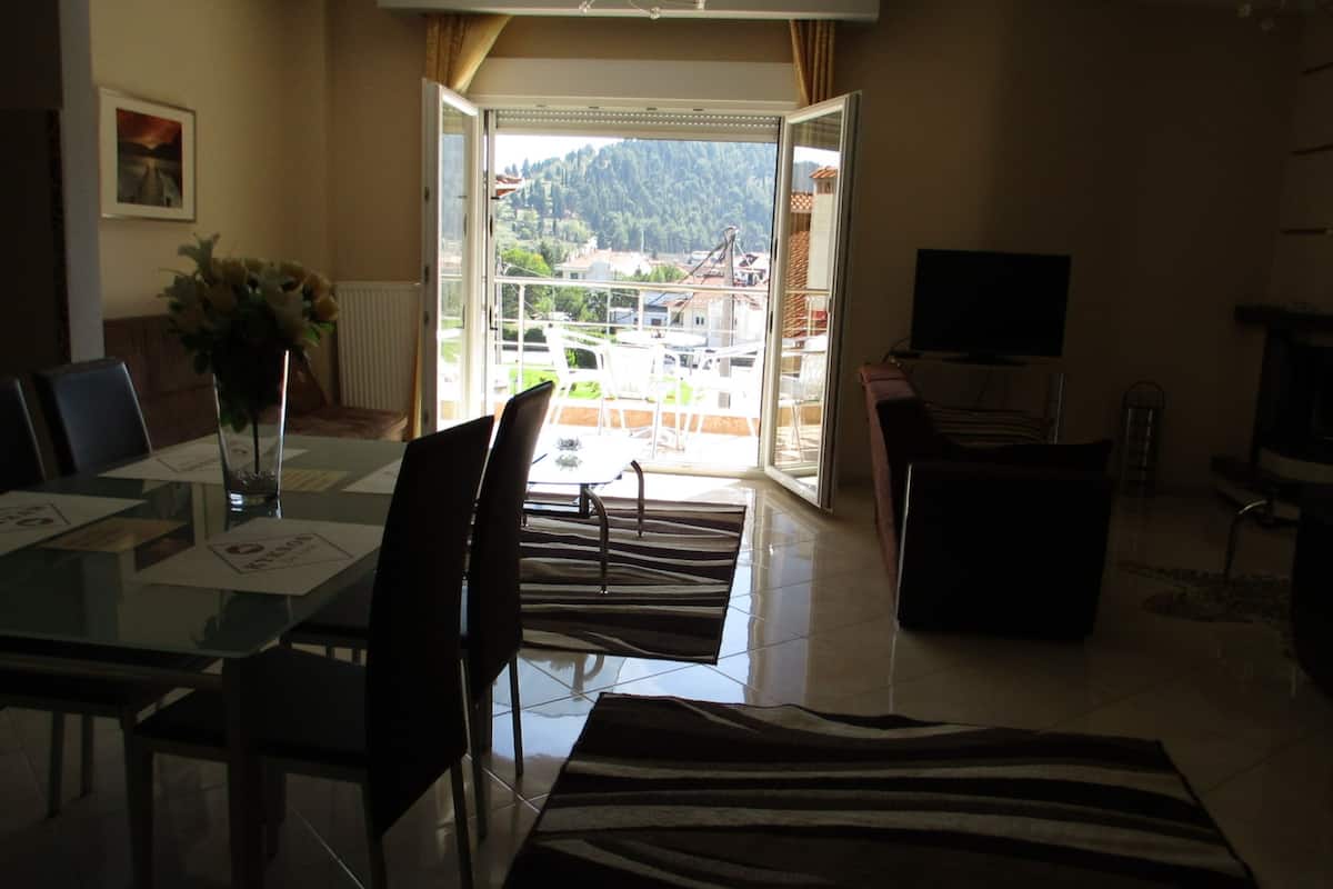 egyptian cotton sheets, premium bedding, down duvets, pillow-top beds