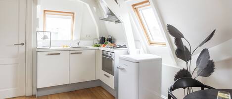 1 Bedroom Apartment | Private kitchen