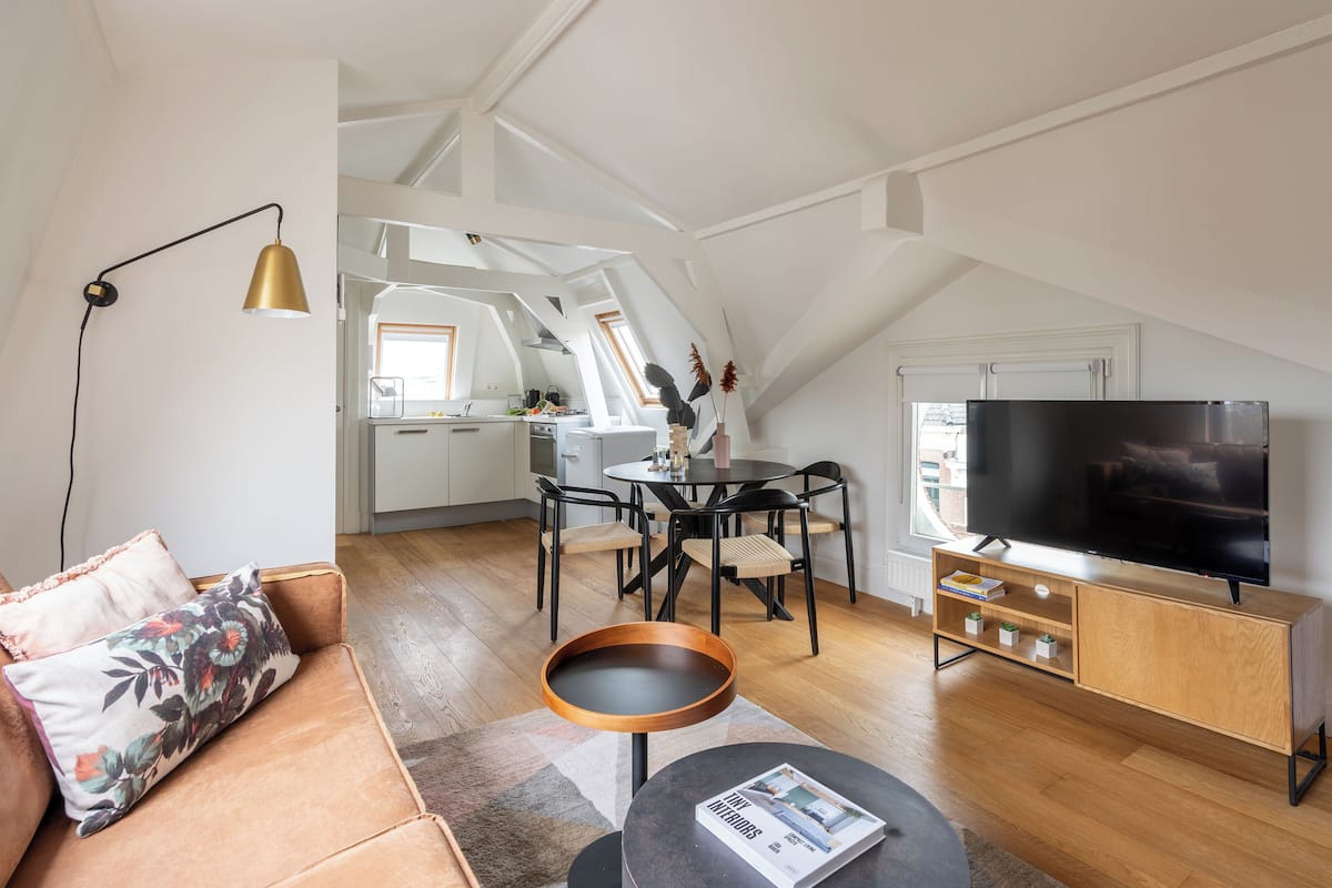 1 Bedroom Apartment | Living area | LED TV