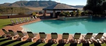 Black Mountain Leisure & Conference Hotel