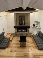 Hot tub, steam room, deep-tissue massages, sports massages