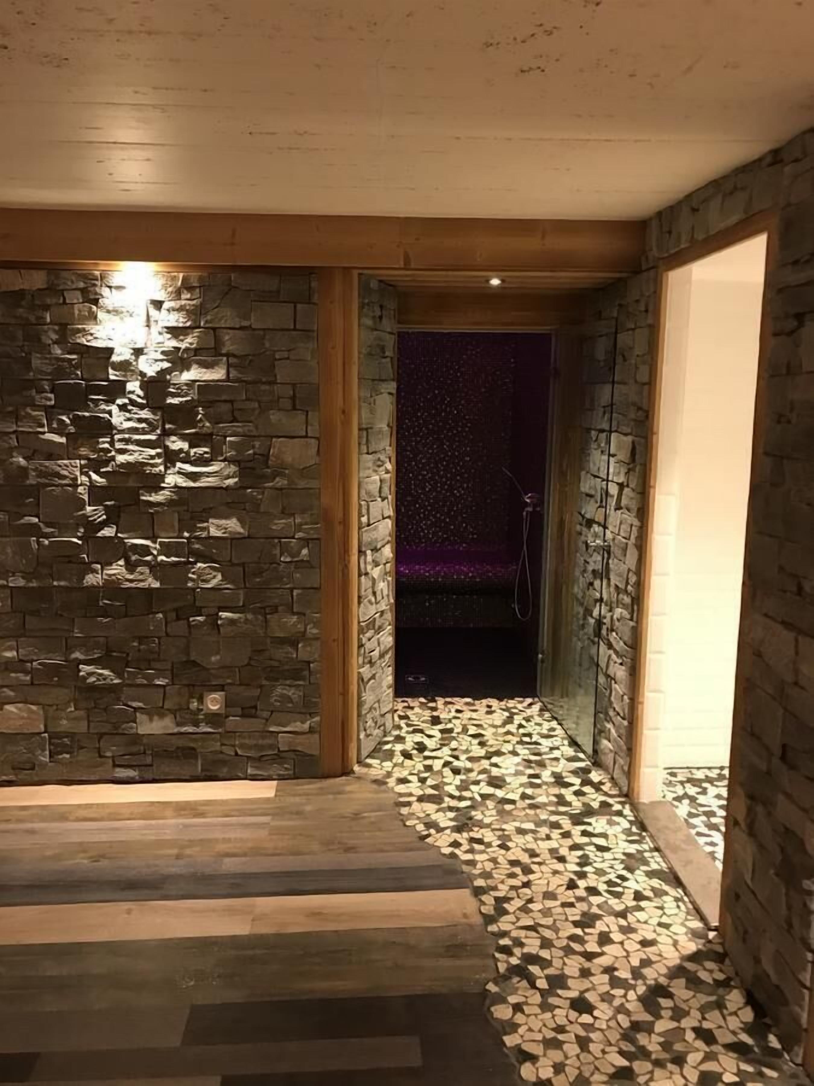 Couples treatment rooms, hot stone massages, deep-tissue massages