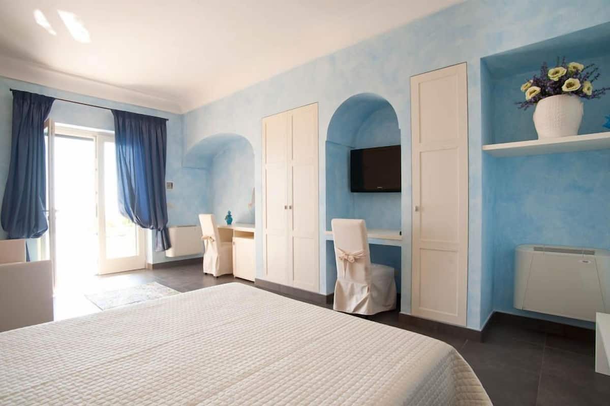 Suite – junior | Allergitestet sengetøy, dundyner, memory foam-senger og minibar