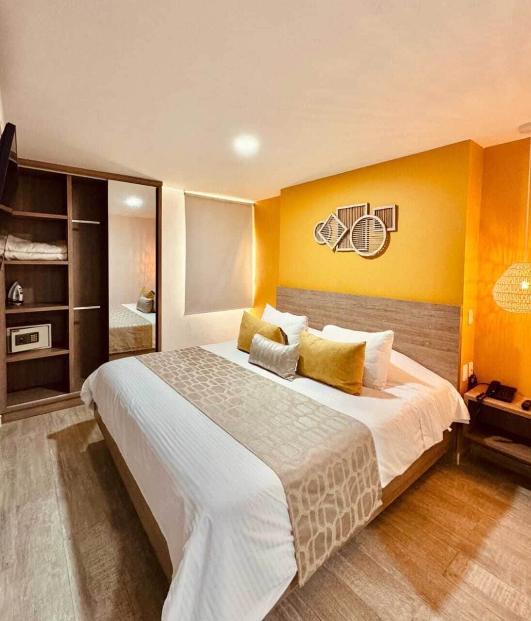 Standard Double Room | Minibar, in-room safe, desk, soundproofing