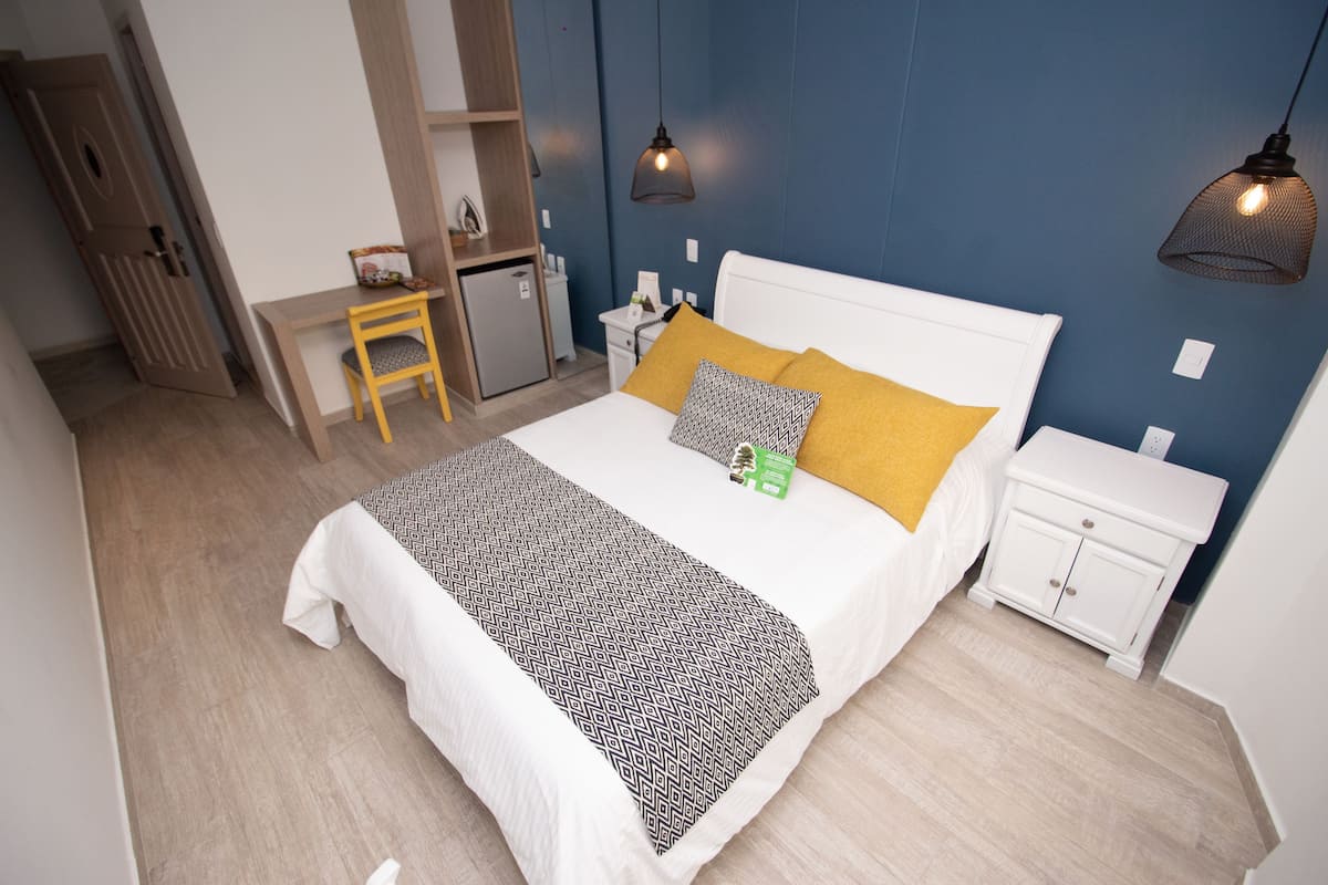 standard single room | minibar, in-room safe, desk, soundproofing