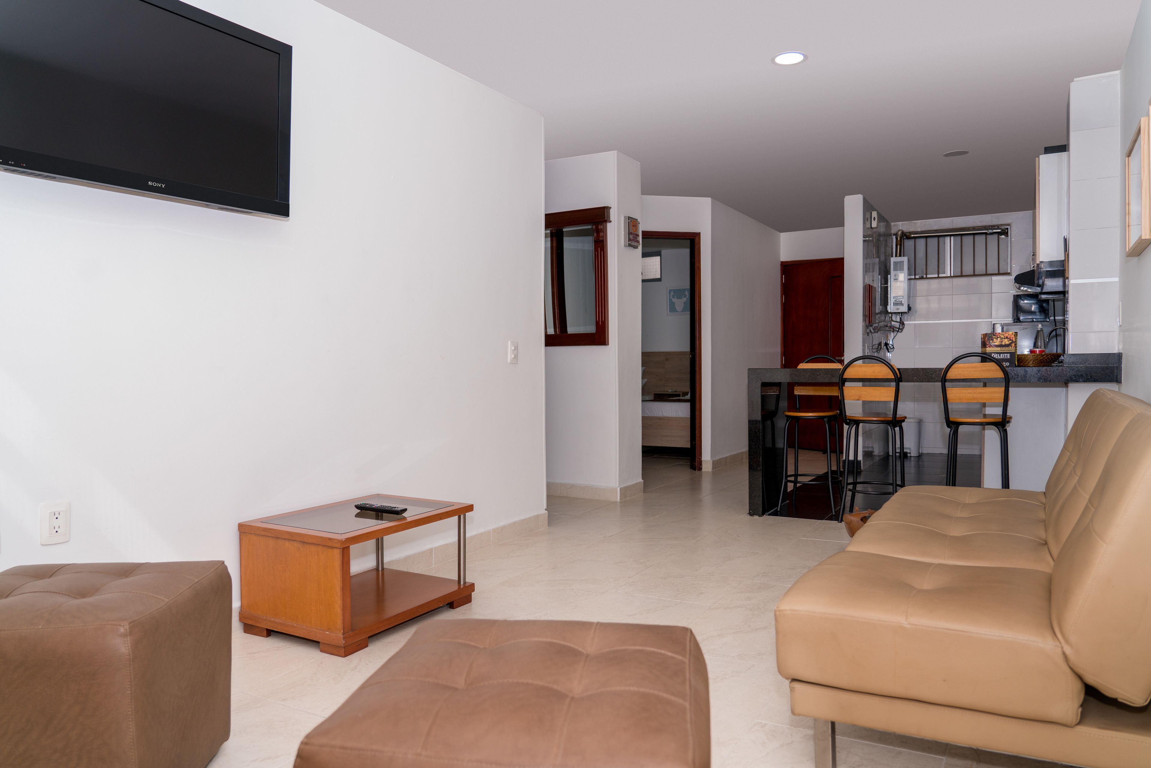 Departamento familiar, 2 habitaciones | Minibar, caja de seguridad en la habitación y escritorio 