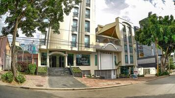 Fachada de la propiedad